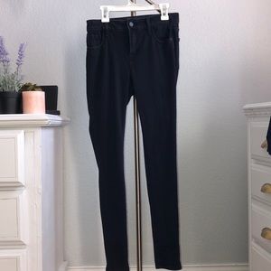 Black skinny jeans